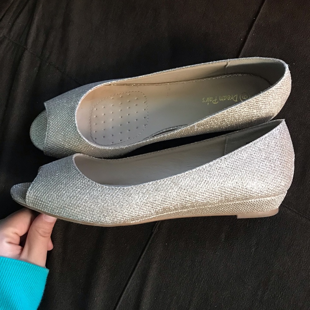 Gold peep toe flat